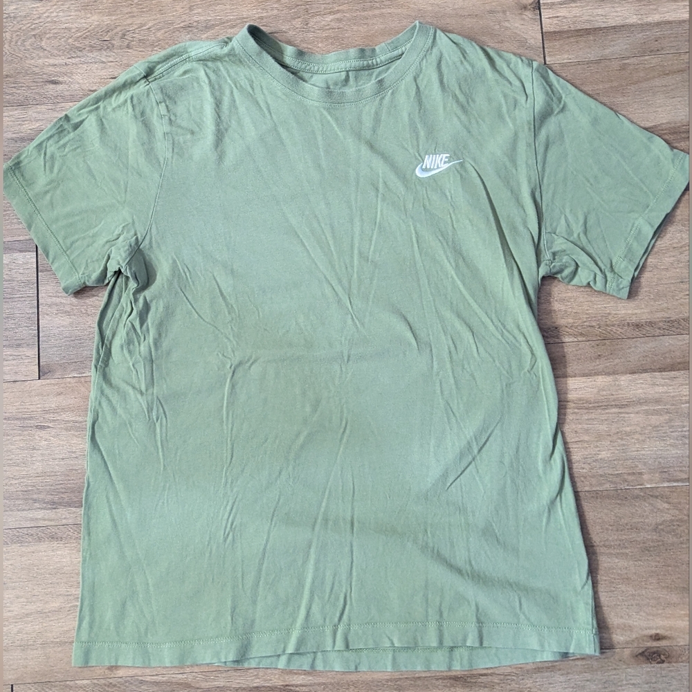 Nike men's short sleeve T-shirt